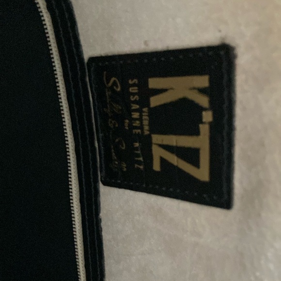 Briefcase:
Black Crocodile-Embossed Handbag/briefcase - Picture 2 of 3